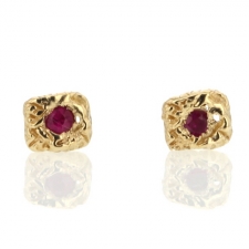Carved Lace Pink Sapphire Gold Stud Earrings Image