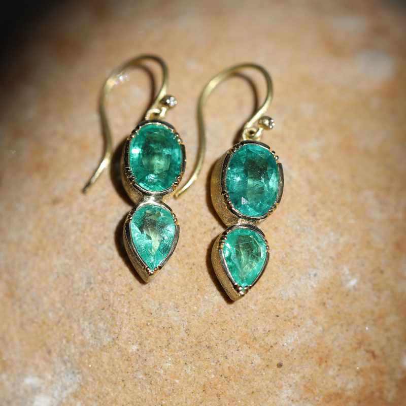 Orbit Ellipse Teardrop 18k Gold Emerald Earrings
