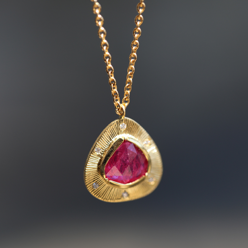 18k Gold Engraved Starlight Ruby Diamond Necklace