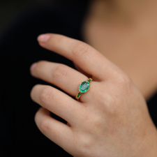 Emerald Orbit 18k Gold Band Ring Image