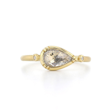Teardrop 18k Gold Diamond Ring Image