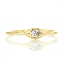 Pear Shape Diamond 18k Gold Ring Image