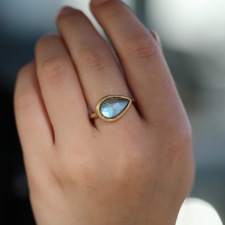 Blue Flash Labradorite 18k Gold Teardrop Ring Image
