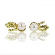 Japanese Akoya Pearl Moonbeam Stud Earrings Image