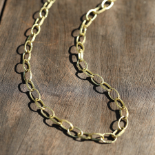 Silk Textured Hammered Oval Link 18k Gold Necklace Image