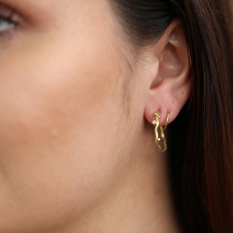 Medium 18k Yellow Gold Twisted Hoop Earrings with Diamonds
