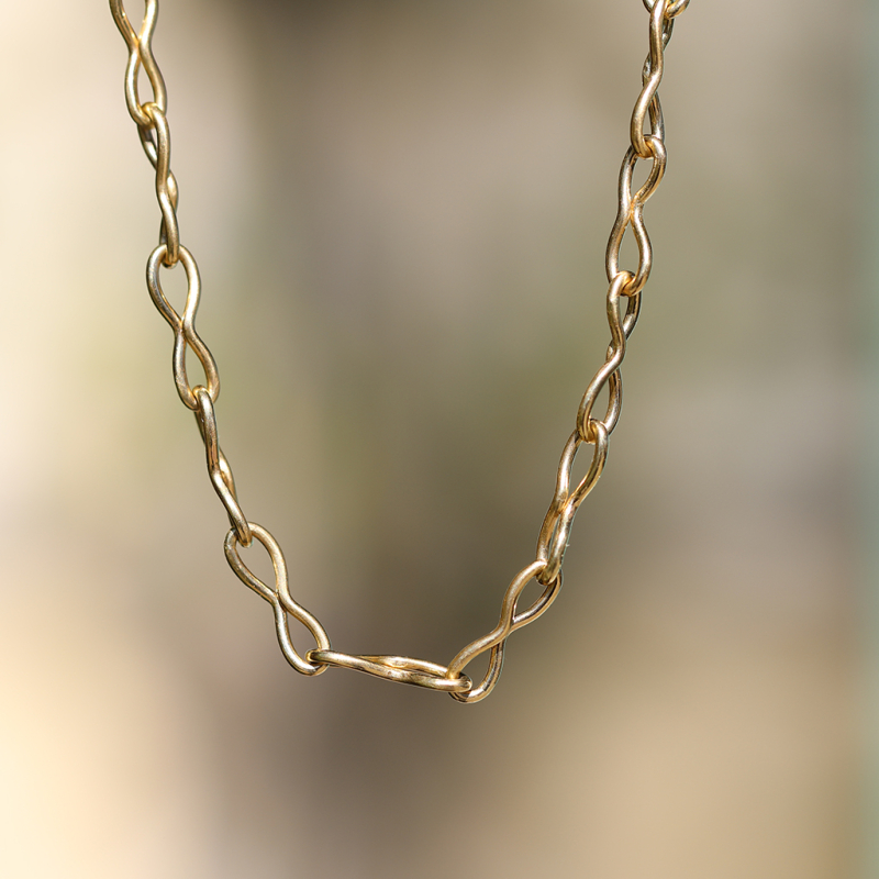 Mobius 18k Gold Link Chain Necklace