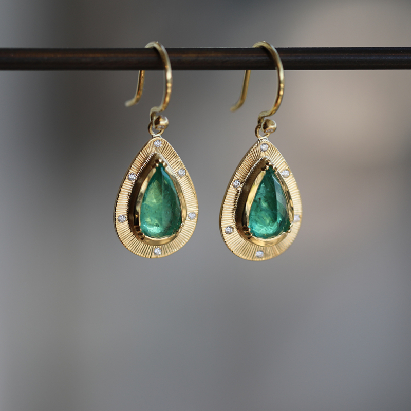 Emerald Engraved Starlight 18k Gold Earrings