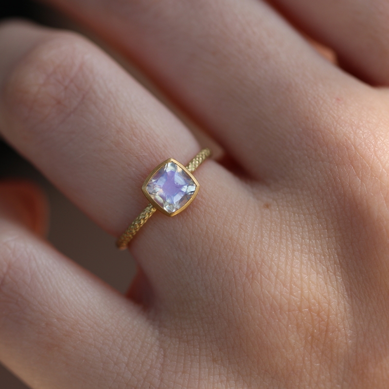 Moonstone Square 18k Gold Rope Ring
