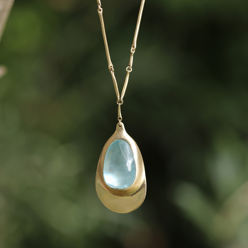 Glowing Aquamarine on Heavy Line 10k Gold Chain Necklace